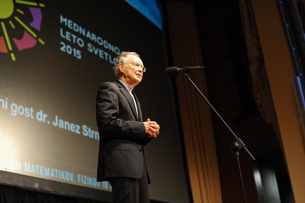 strnad2015